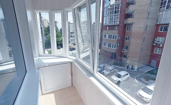 Теплое остекление балкона окнами Veka Теплое остекление балкона окнами Veka