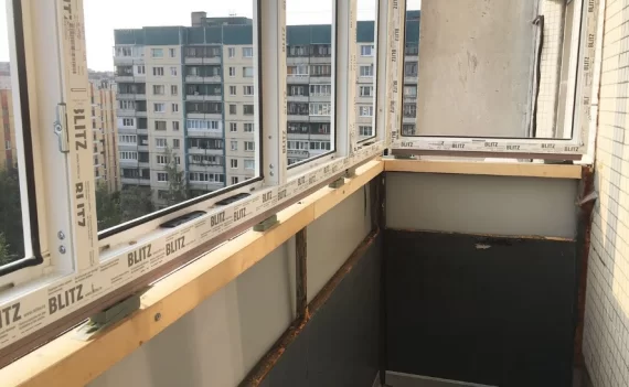 Холодное остекление п- образного балкона Холодное остекление п- образного балкона