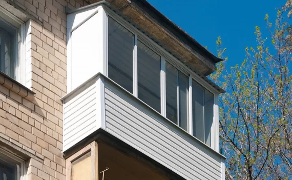 Остекление балкона с крышей окнами VEKA Остекление балкона с крышей окнами VEKA