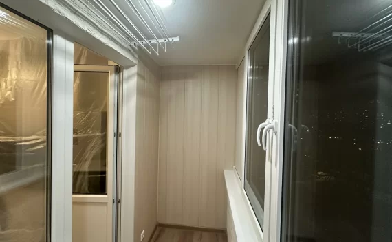 Отделка балкона декоративным камнем Отделка балкона декоративным камнем